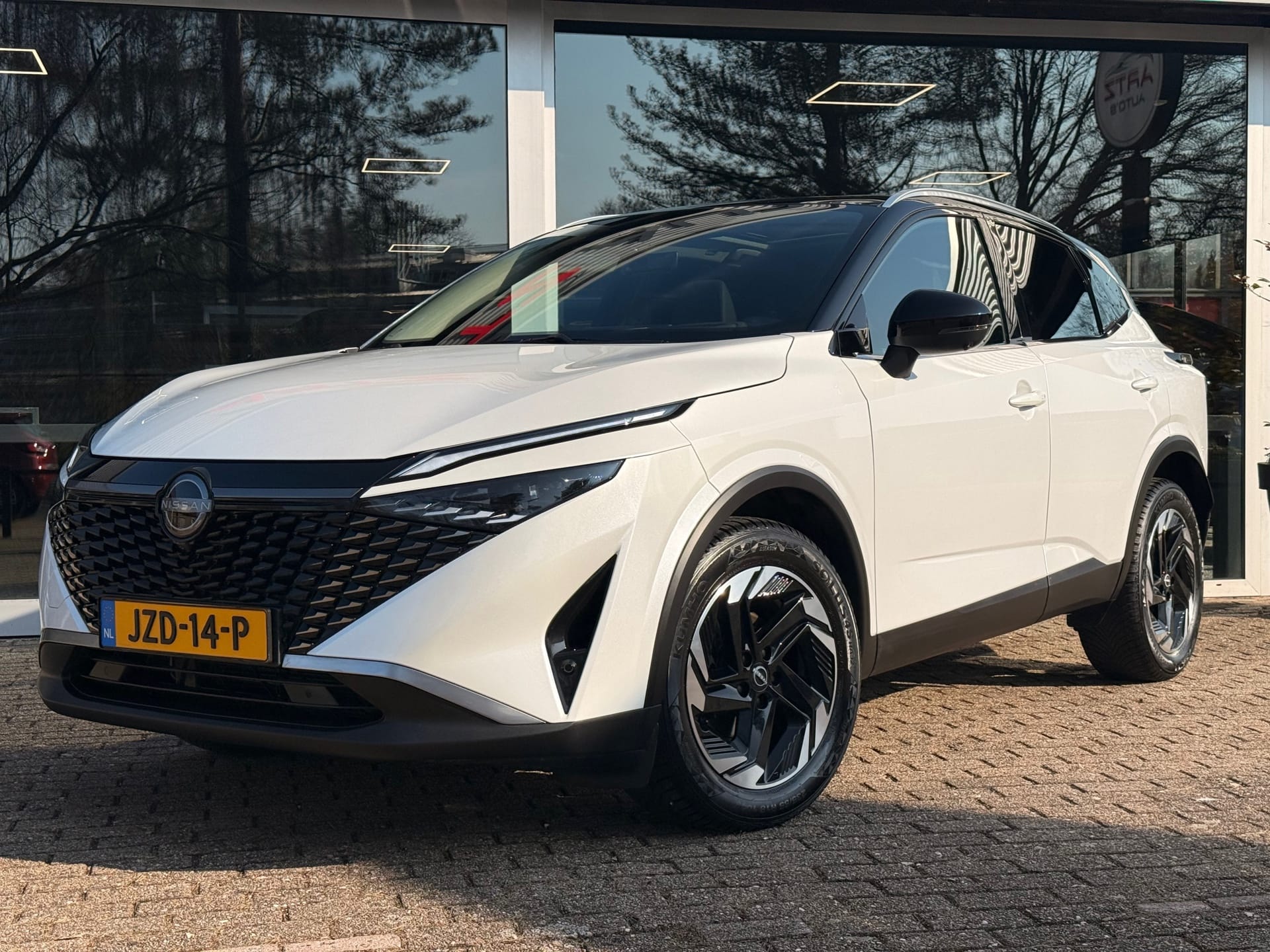 Nissan QASHQAI 1.3 MHEV Xtronic Premium l H.U.D l 360 l Pano l Parelmoer lak afbeelding 2