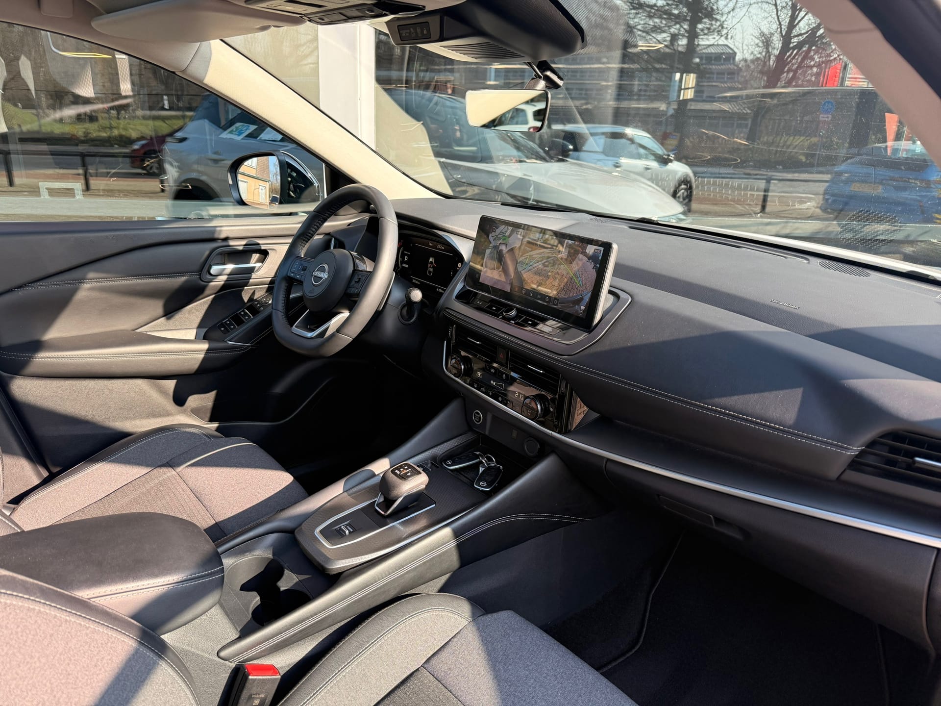 Nissan QASHQAI 1.3 MHEV Xtronic Premium l H.U.D l 360 l Pano l Parelmoer lak afbeelding 5