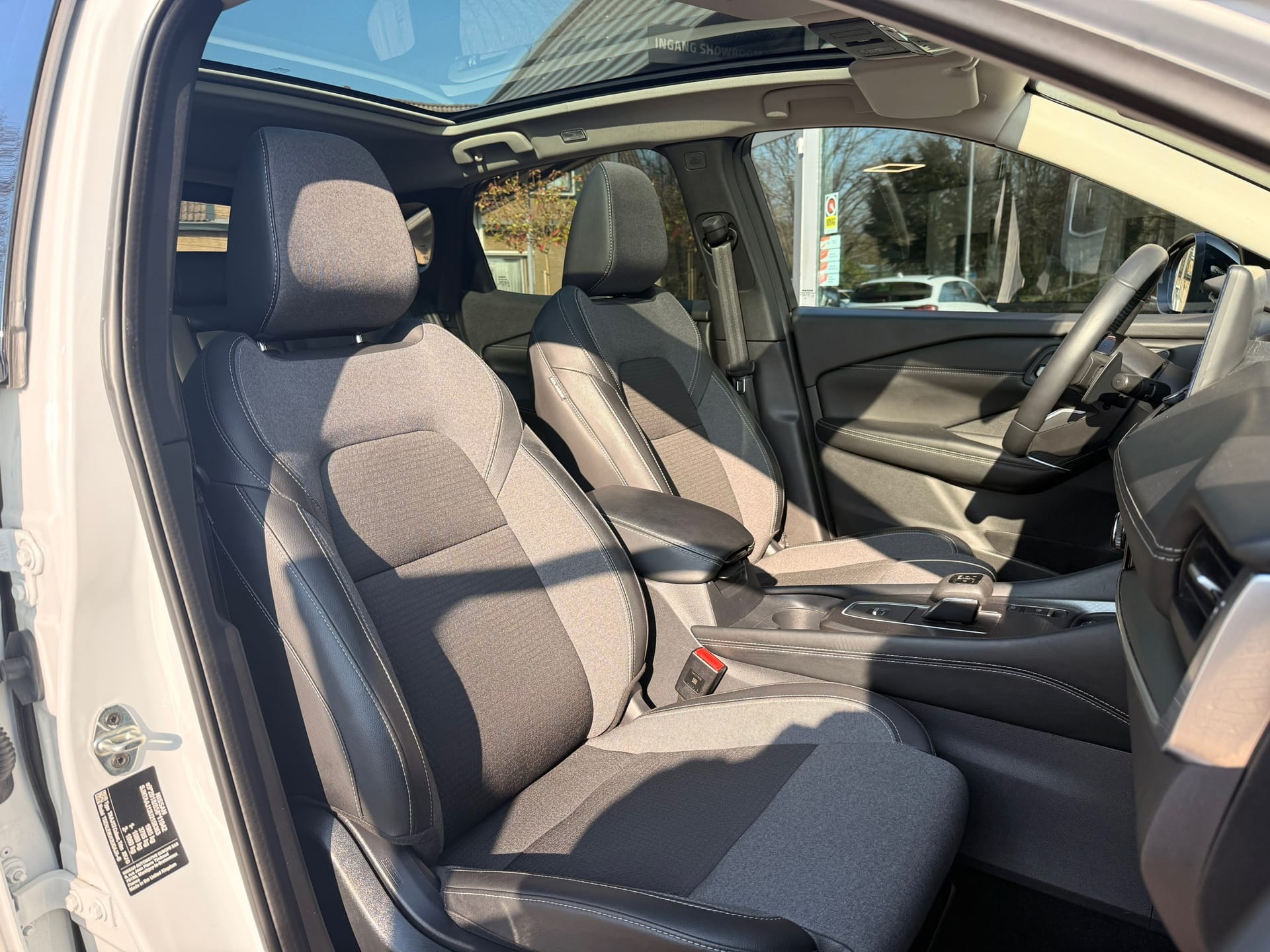 Nissan QASHQAI 1.3 MHEV Xtronic Premium l H.U.D l 360 l Pano l Parelmoer lak afbeelding 6