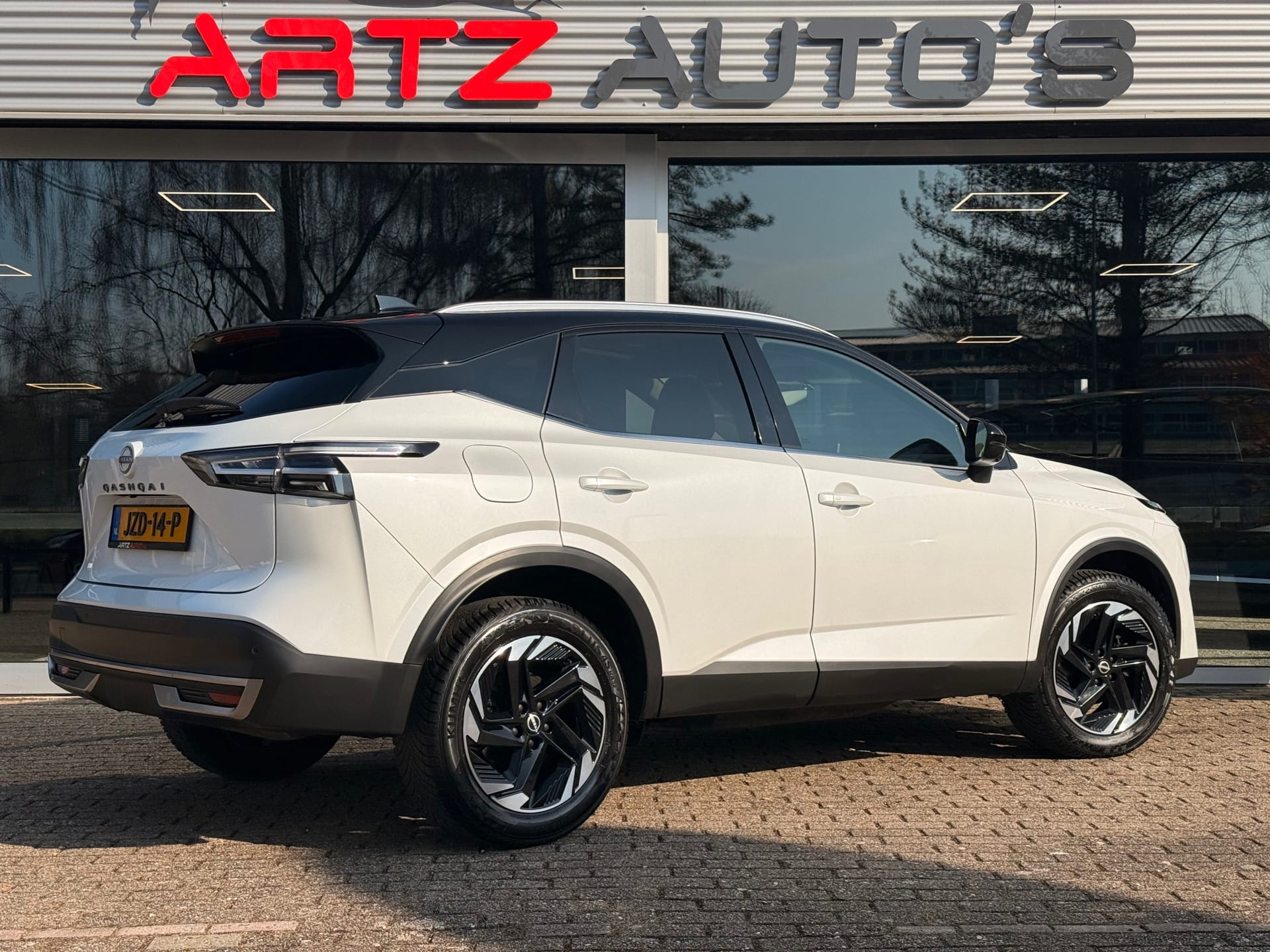 Nissan QASHQAI 1.3 MHEV Xtronic Premium l H.U.D l 360 l Pano l Parelmoer lak afbeelding 9