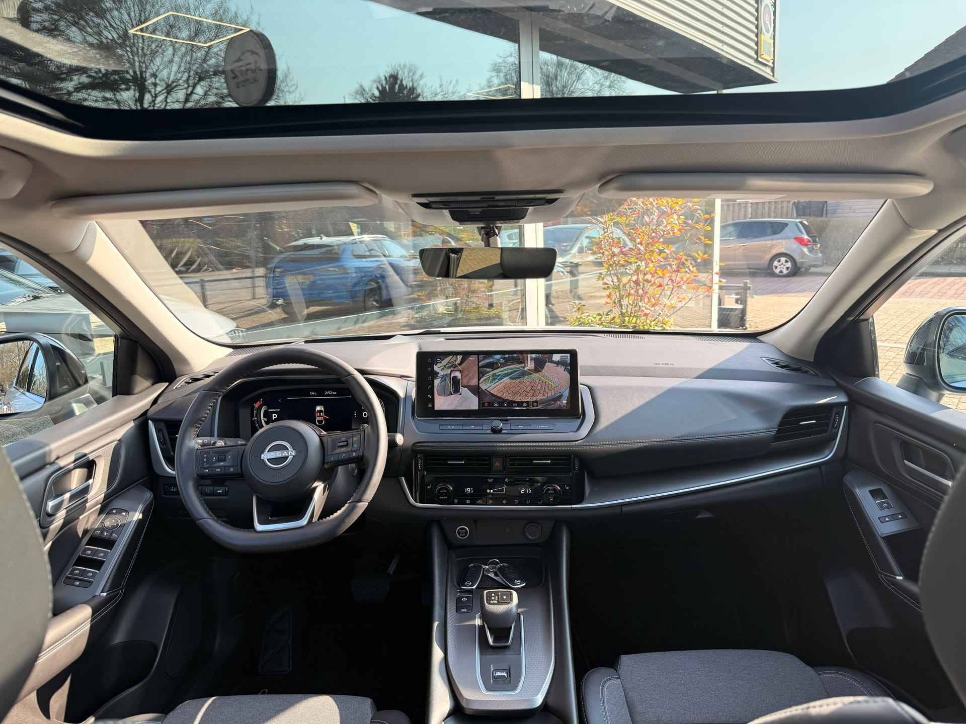 Nissan QASHQAI 1.3 MHEV Xtronic Premium l H.U.D l 360 l Pano l Parelmoer lak afbeelding 10