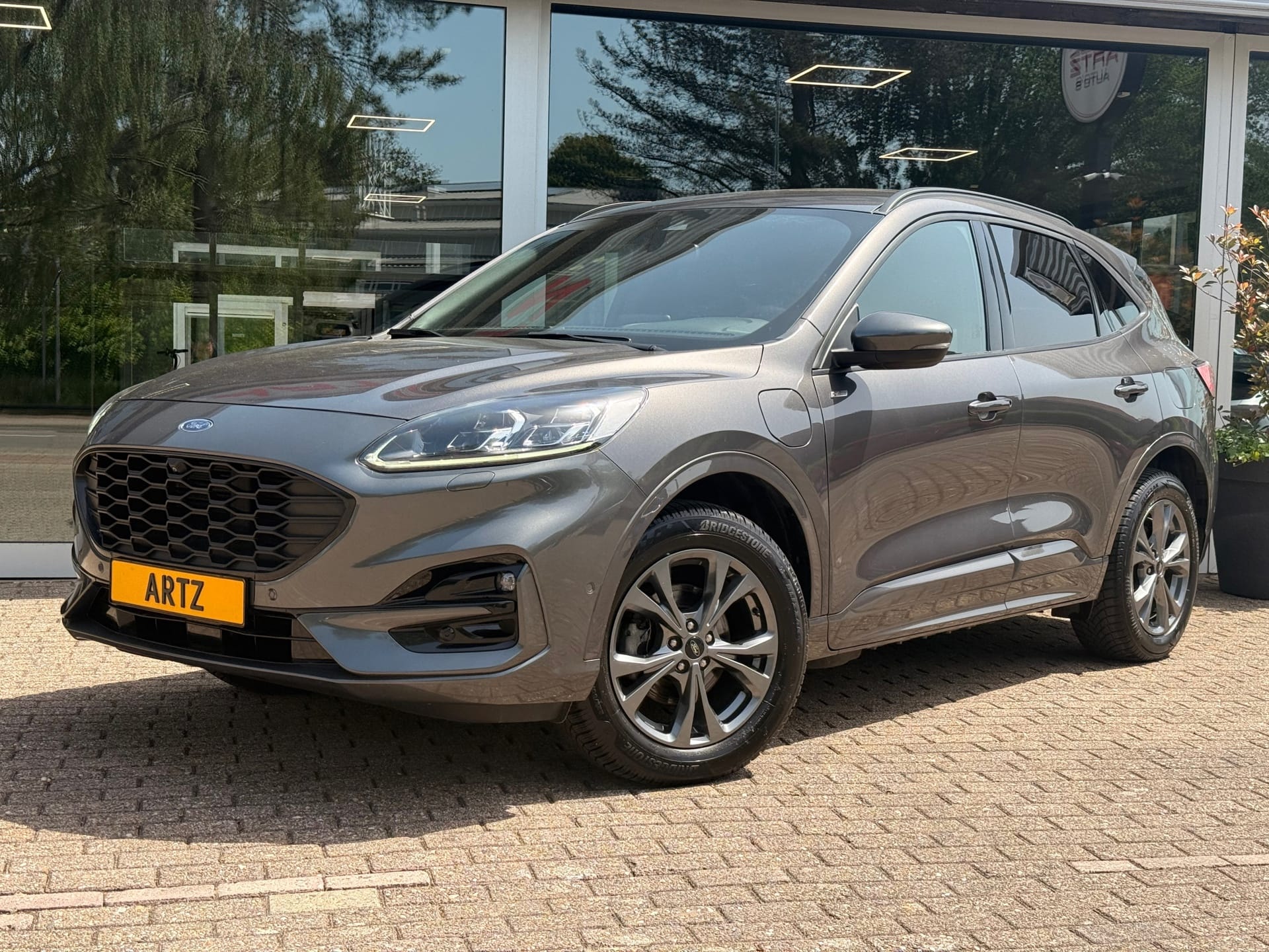Ford Kuga 2.5 PHEV 225 ST-line X l B&O l LED l Winterpack afbeelding 2