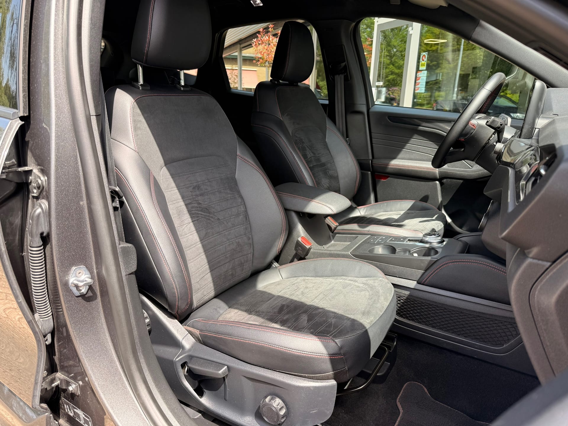 Ford Kuga 2.5 PHEV 225 ST-line X l B&O l LED l Winterpack afbeelding 7