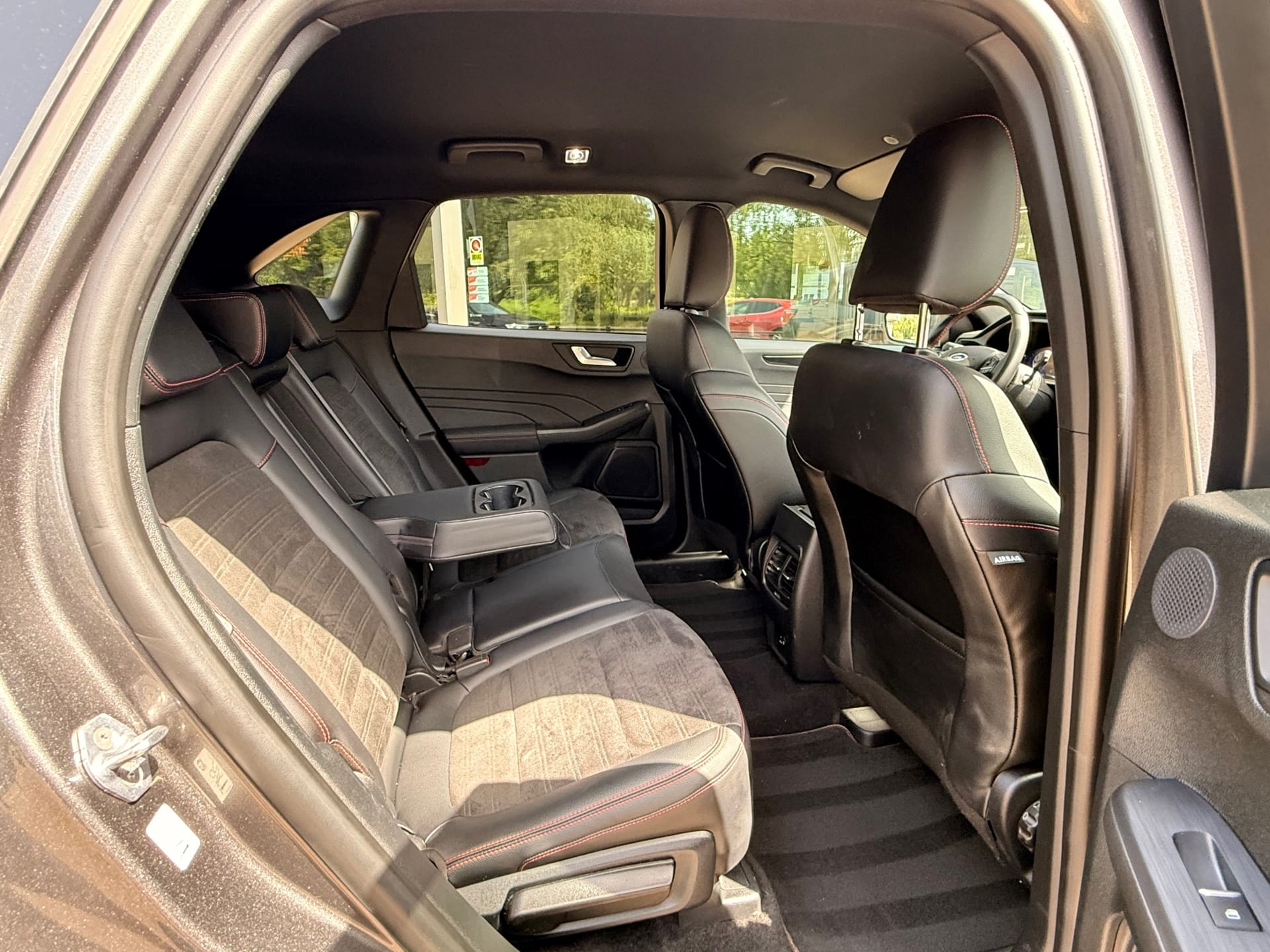 Ford Kuga 2.5 PHEV 225 ST-line X l B&O l LED l Winterpack afbeelding 9